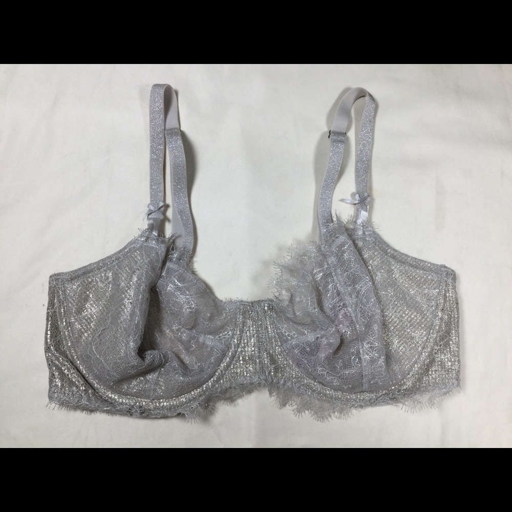 Victoria’s Secret Push Up Without Padding Bra 34DD